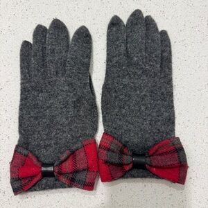 Women’s Gray Wool Knit Blend Gloves with Red Plaid Bow